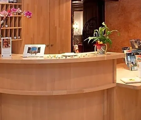 Logis Restaurant Neuhauser Hotel 3*