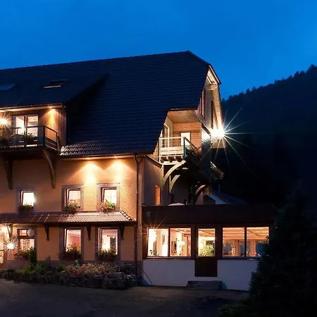 호텔 Logis Restaurant Neuhauser 3*