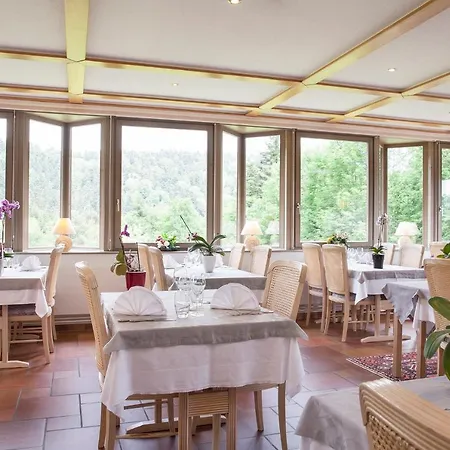 Logis Restaurant Neuhauser 3*