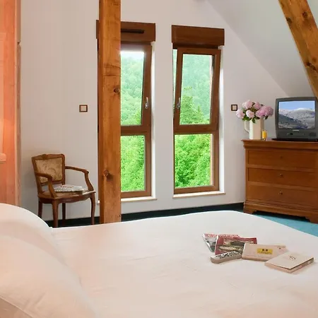 Szálloda Logis Restaurant Neuhauser 3*